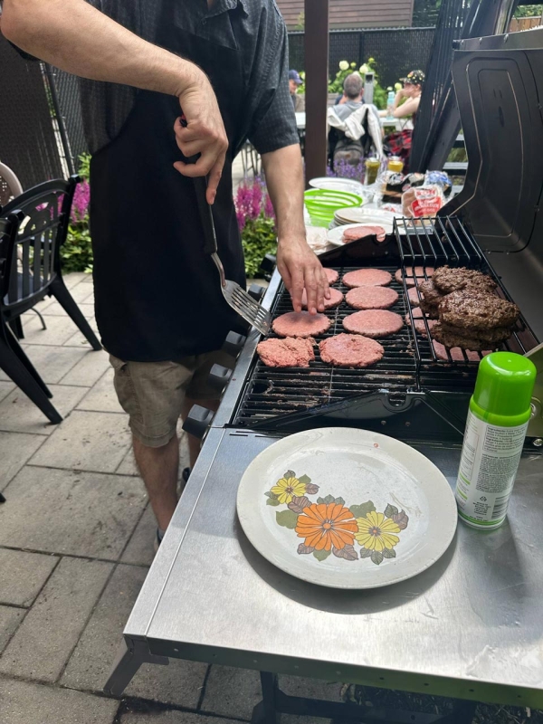Des aliments sur le BBQ